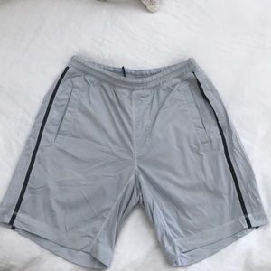 Men’s shorts with pockets and built in underwear.